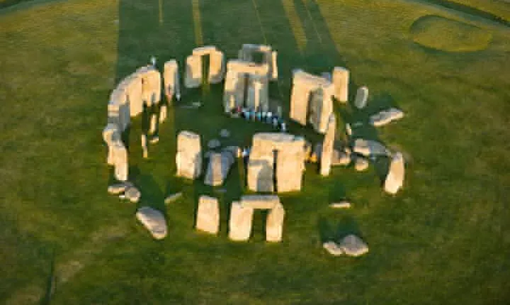 Stonehenge Special Access Guided Morning Tour from London