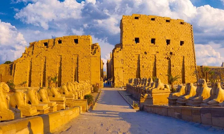 Full-Day Private Luxor Tour from Cairo by Plane Including Lunch