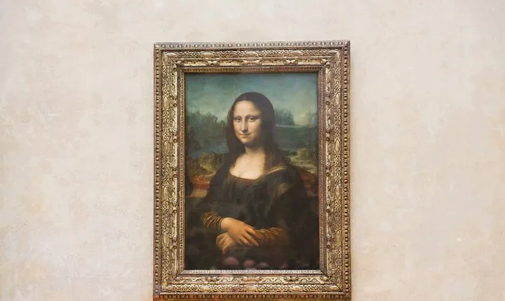 Louvre Masterpieces Express Guided Tour & French Wine Tasting