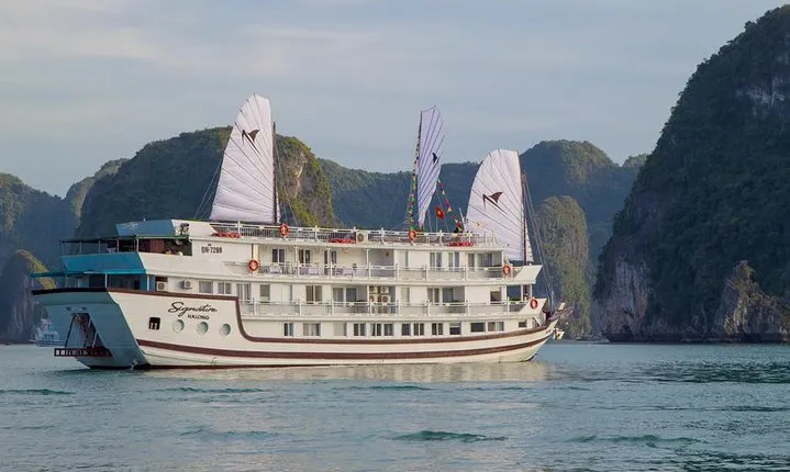 Bai Tu Long bay Luxury Cruise 2D/1N: Less touristy places, Kayaking, full meals