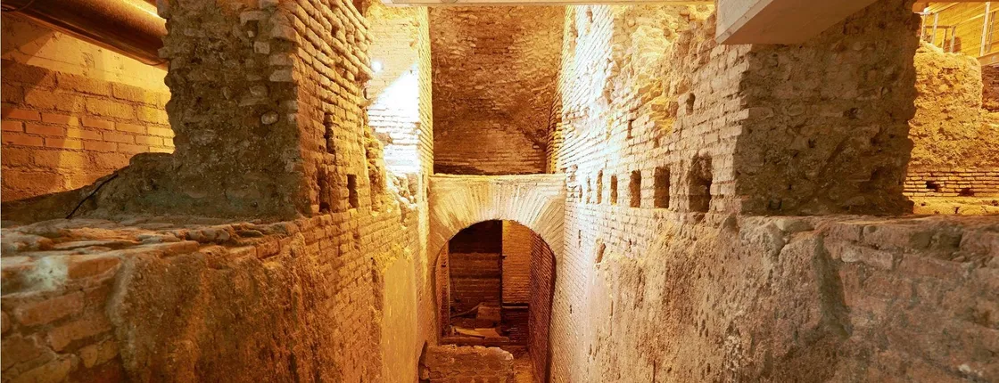 Rome's underground and piazzas guided walking tour