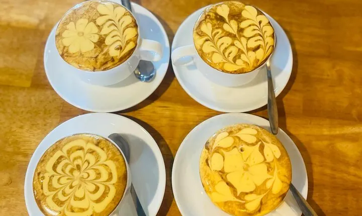 1 hour Egg Coffee Cooking Class with Snack and Local Instructor