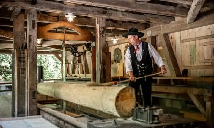 Experience Switzerland in the Ballenberg open-air museum