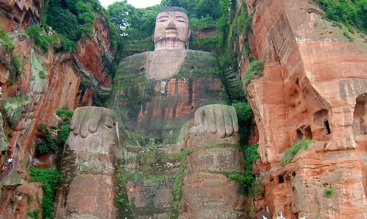 2-Day Private Tour of Chengdu Including Panda Base And Giant Buddha