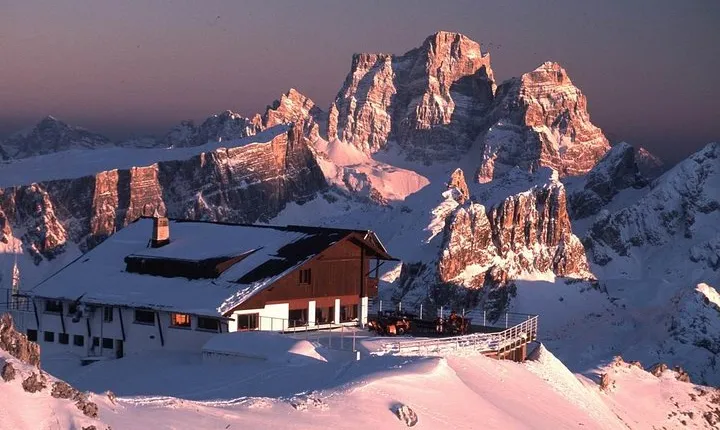 Dolomiti Ski Tour: Super 8 Lagazuoi and 5 Torri from Cortina d'Ampezzo