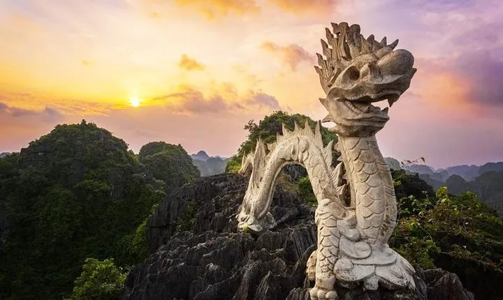 Ninh Binh Hoa Lu Temple Trang An boat trip Mua Cave hiking mountain Day trip