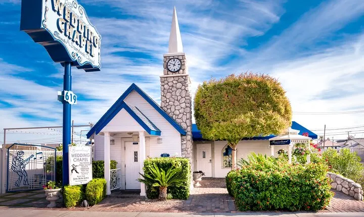 Traditional Wedding or Vow Renewal at Graceland Wedding Chapel