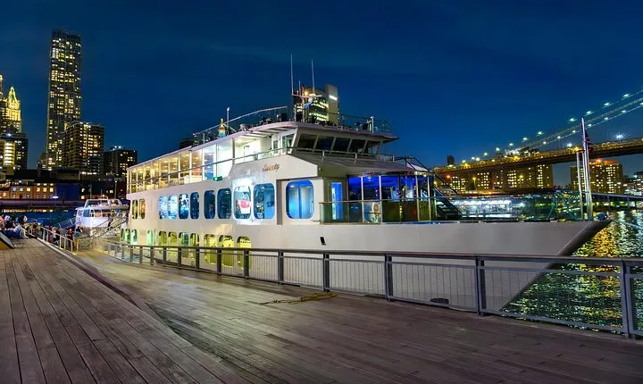 New York City Dinner Cruise on Luxury Yacht with Live Music