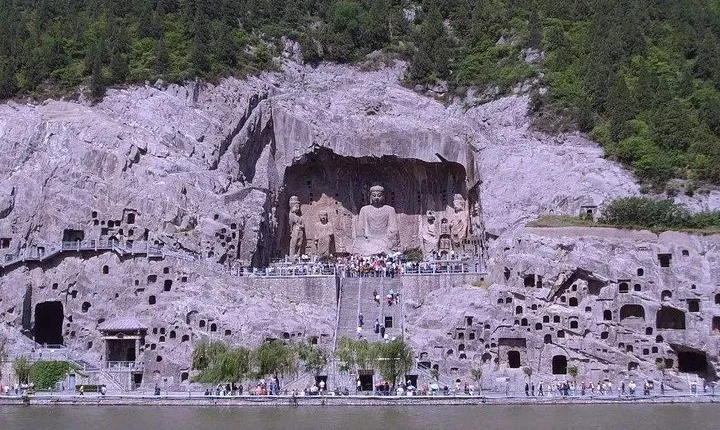 2-Day Chengdu Bullet Train Trip to Shaolin Temple & Longmen Grottoes with Hotel