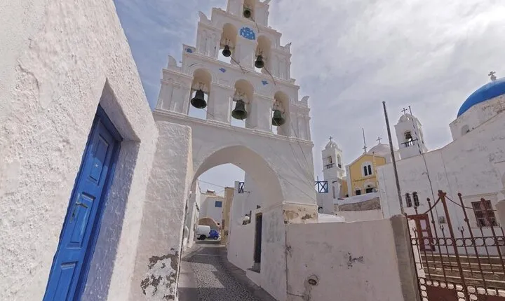 5 hour Private Tour of Santorini Villages and Winery