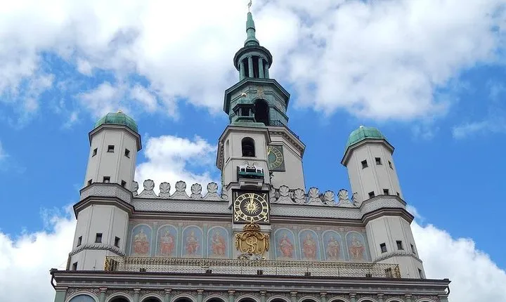 Poznan Old Town and Croissant Museum Private Walking Tour
