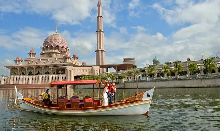 Private Tour at Grand Kuala Lumpur