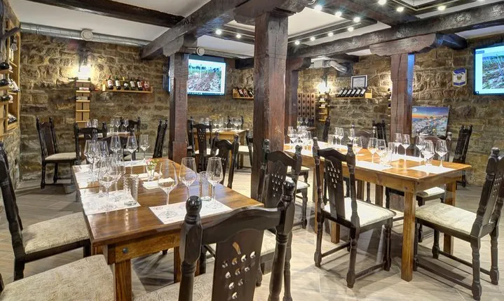 Tasting of 3 Wines + Special Selection of Appetisers