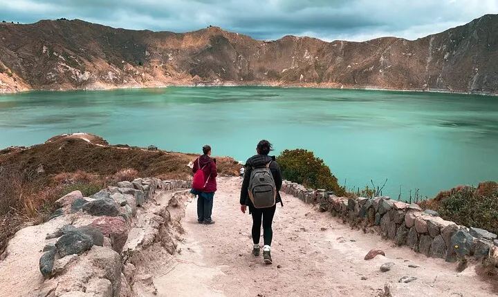 Discover Quilotoa and Baños in a Day from Quito