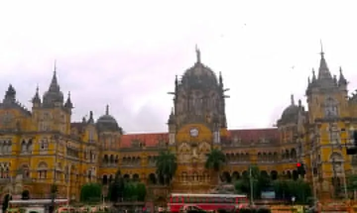Mumbai heritage walk- Story of Gothic and Art Deco buildings