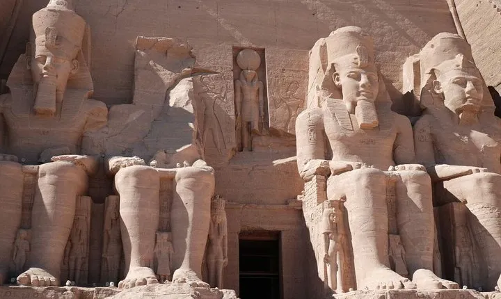 Top 6 Days Around Cairo,Giza Pyramids,Luxor , Aswan & Abu Simbel