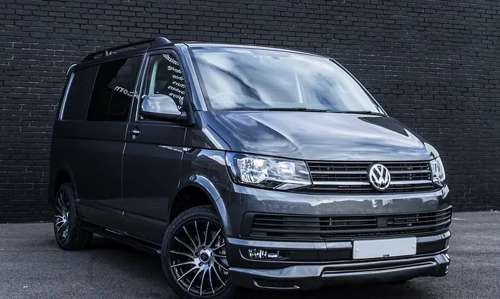 Private transfers between London Heathrow - London Gatwick Airports