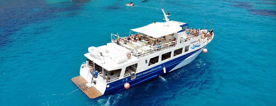 Half-day boat cruise in Menorca with beach stop