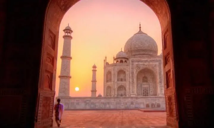 Same Day Taj Mahal Tour by Car from New Delhi