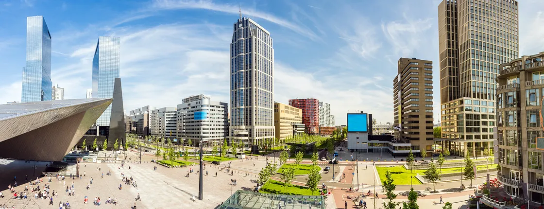 Self guided tour with interactive city game of Rotterdam