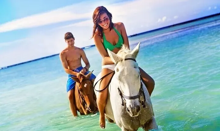 Horseback riding, shopping and lunch