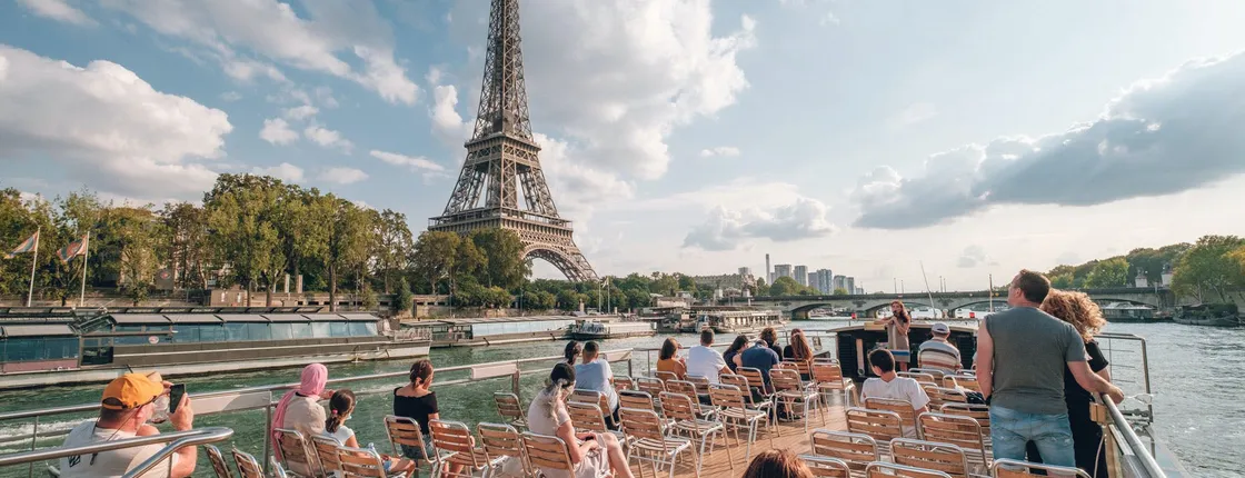 Seine River cruise with gourmet French crêpe