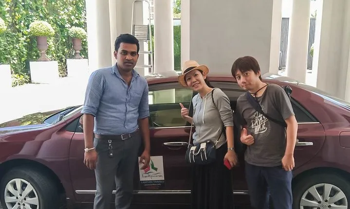 Molagoda City to Colombo (CMB) Airport Private Transfer