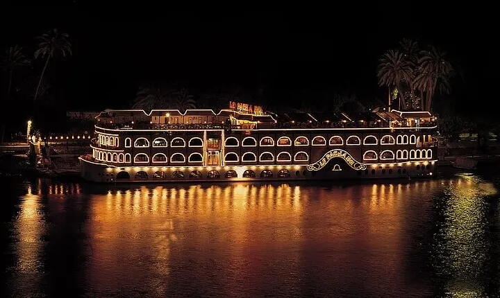 Evening Dinner Nile Cruise in Cairo with Private Transport