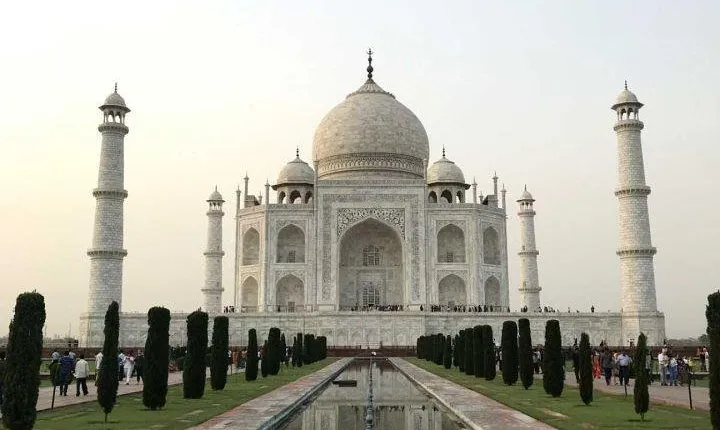 Agra: Taj Mahal Skip-the-Line Entrance Ticket