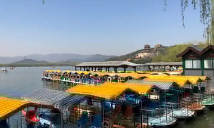Beijing Layover Tour to Summer Palace and Hutong