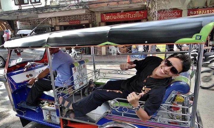 Private Bangkok Night Tour by Tuk Tuk with Dinner