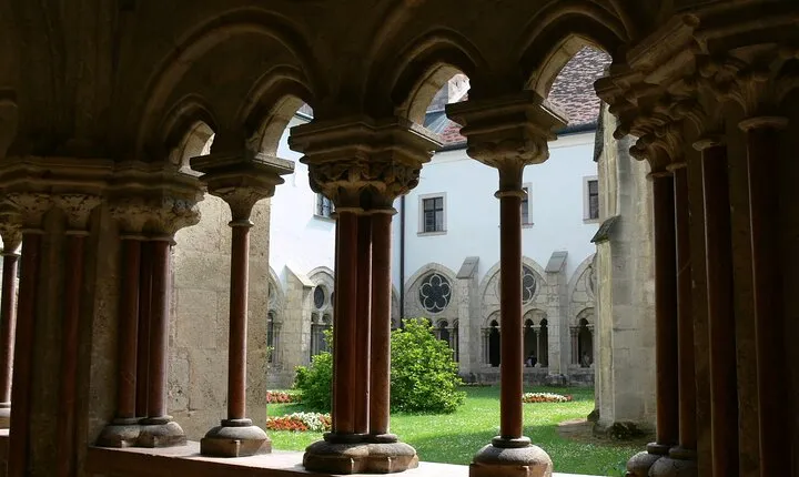 Private Full Day Tour to Historical Monastery with Wine Tasting
