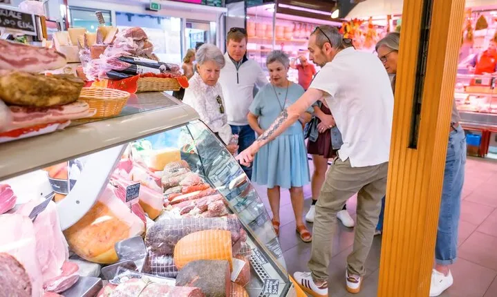 Sant'Ambrogio Market Food Tour with Tastings led by a local Chef