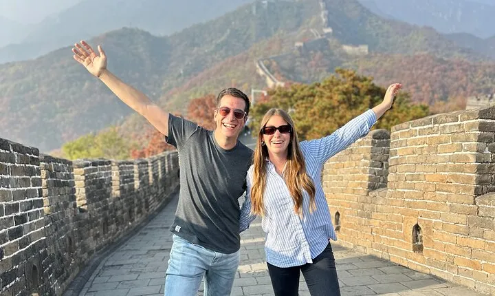 Private Tour Scale Great Wall Mutianyu with Guide Speaks Spanish