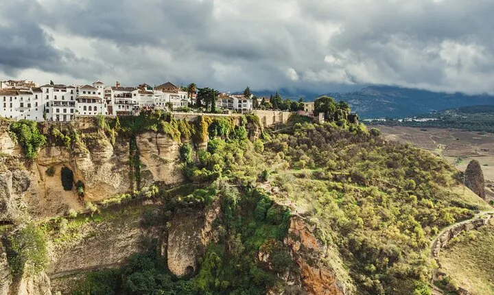 Visit Ronda and Setenil de las Bodegas in one day from Malaga