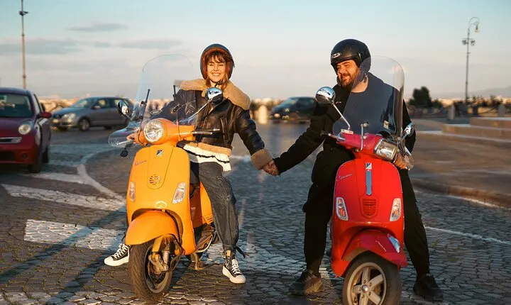 Vespa Scooter Tour in Rome with Professional Photographer