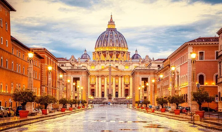 Vatican Museums, Sistine Chapel & St. Peter's Basilica Tour