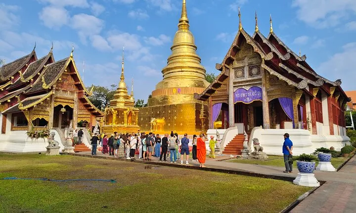 Chiang Mai Temples Visit Walking Tour with Ex-Monk Guide Part 1