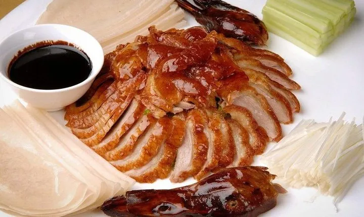 5-Hour Private Peking Opera Tour With Peking duck dinner