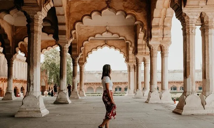 From Delhi Private Taj Mahal Tour with Female Tour Guide & Car