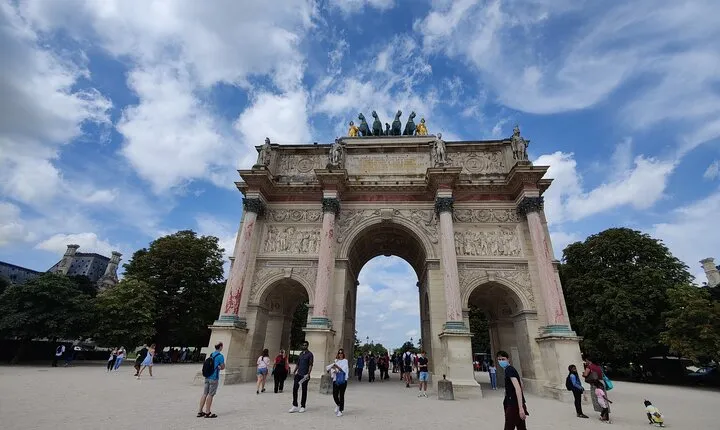 4 hours Paris Private Tour with hotel pickup & drop