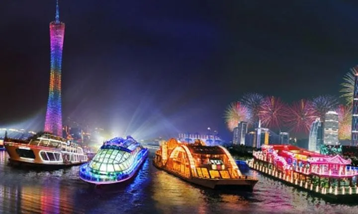 Private Guangzhou Night Tour VIP Cruise and Dim-Sum Dinner Option