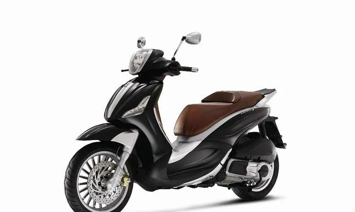 Scooter Rental 300cc