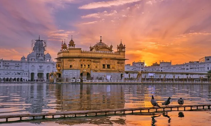 India Himalayas foothills & Golden Triangle 12 Days 