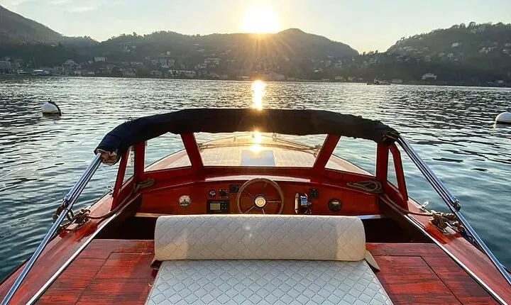 1H to 4H Private Tour in Wooden Boat on Lake Como 6 pax