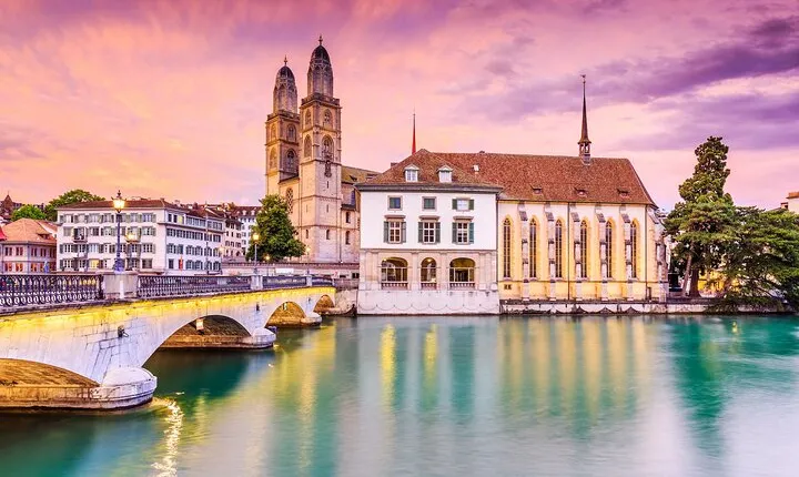 Private transfer from Hallstatt to Zurich, 2 hour Stop in Munich