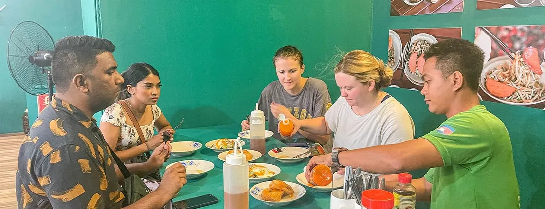 Evening food tour in Phnom Penh