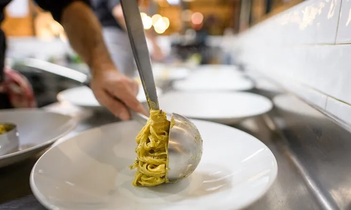 Milan: Pasta and Tiramisu Small Group Cooking Class with Wine