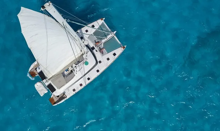 Isla Mujeres Platinum by Albatros Catamarans