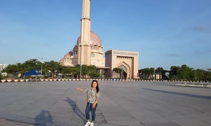 14 Attractions Full-Day Putrajaya City Tour